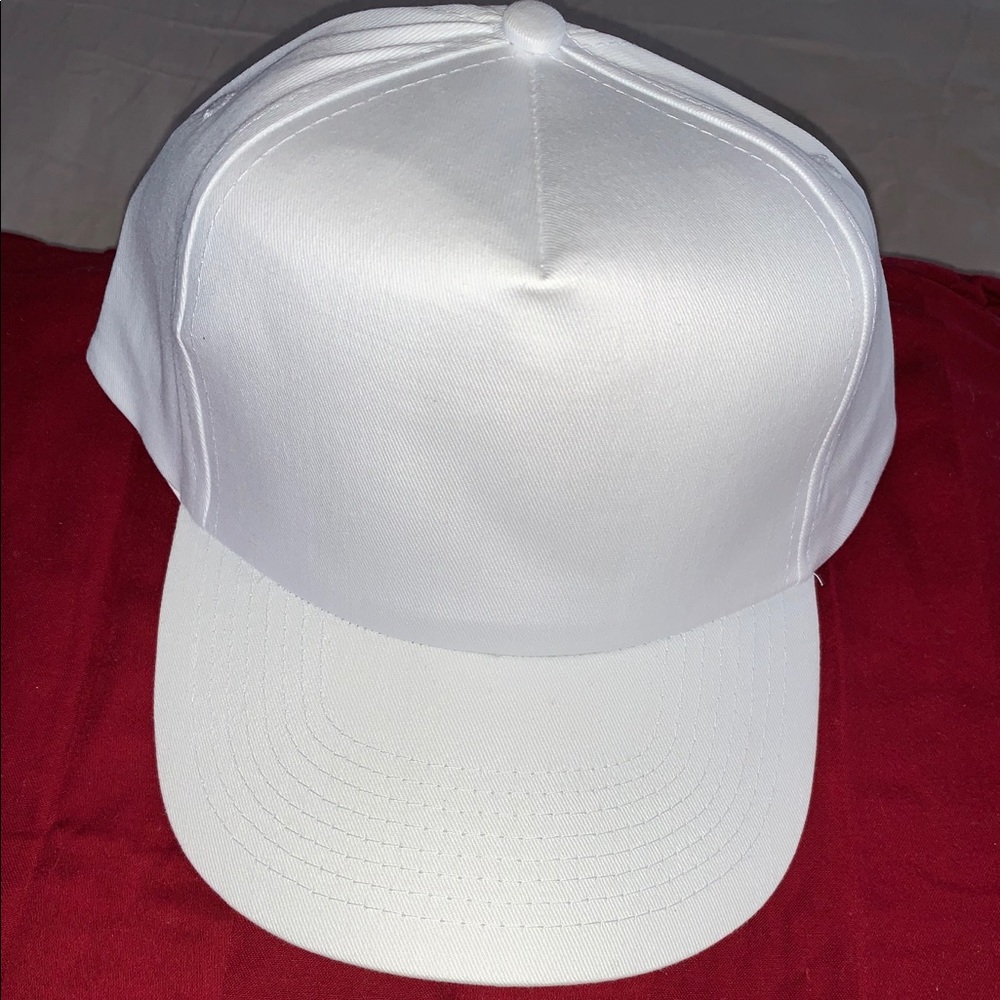 WHITE SNAP BACK HAT... ONE SIZE FITS ALL!